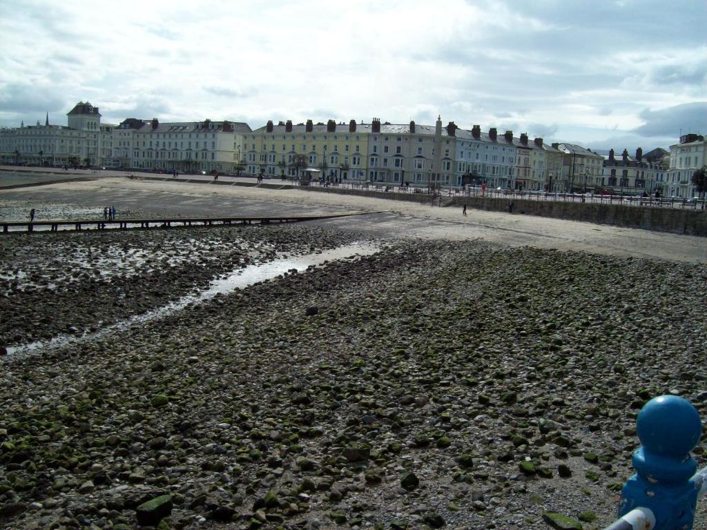 St Davids Llandudno Hotel ภายนอก รูปภาพ